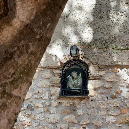 La Clé De La Porte Bed & Breakfast *