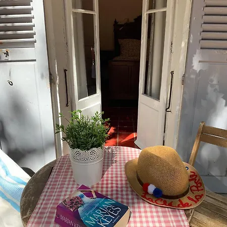 La Cle De La Porte Bed & Breakfast *