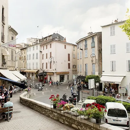 La Cle De La Porte Bed & Breakfast