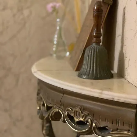 La Cle De La Porte Bed & Breakfast *